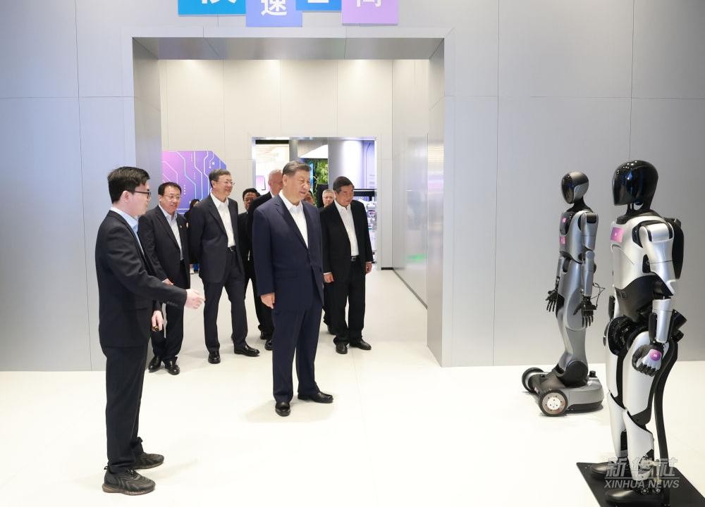 习近平总书记到上海调研，太阳成ttyc8722森代表具身智能行业汇报进展